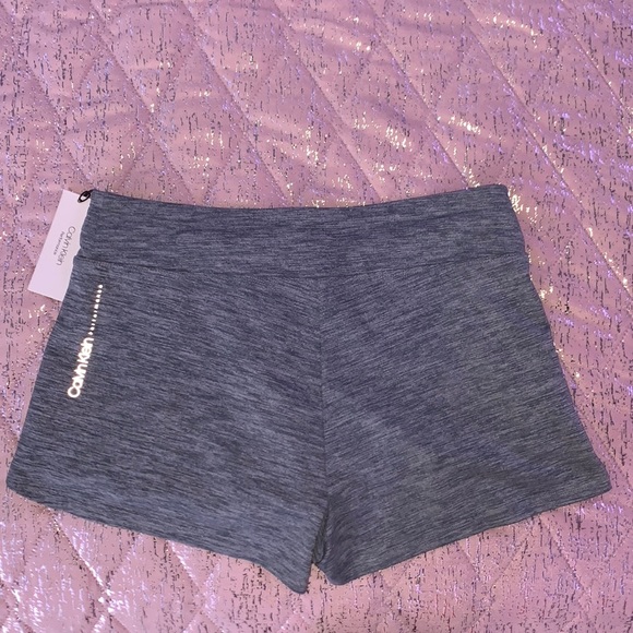 Calvin Klein Short - Picture 2 of 4